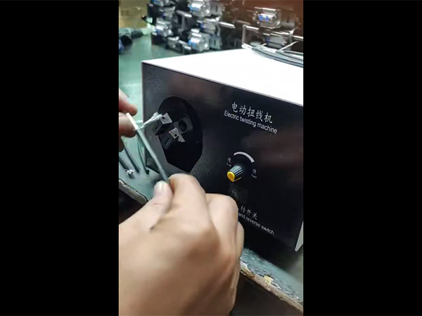 电动扭线机